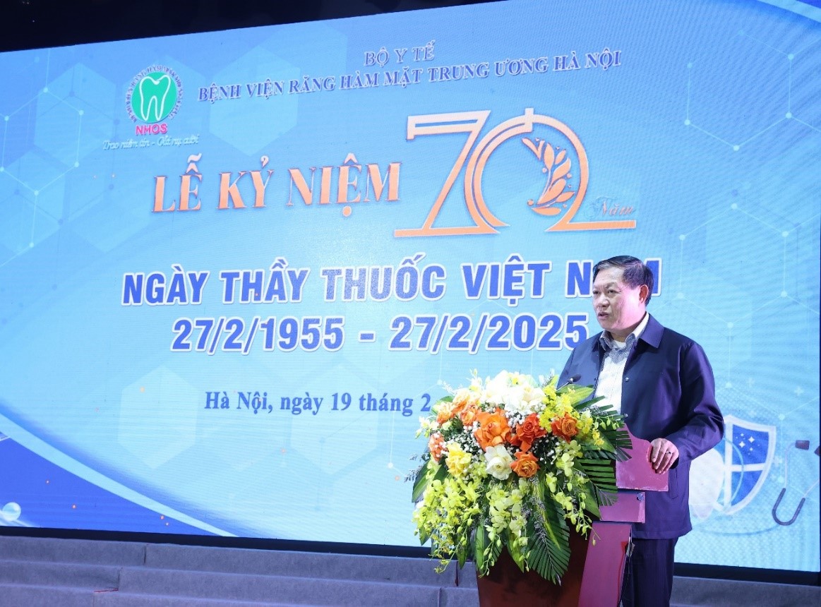 Đồng chí Đỗ Xuân Tuyên, Thứ trưởng thường trực Bộ Y phát biểu chỉ đạo tại buổi lễ
